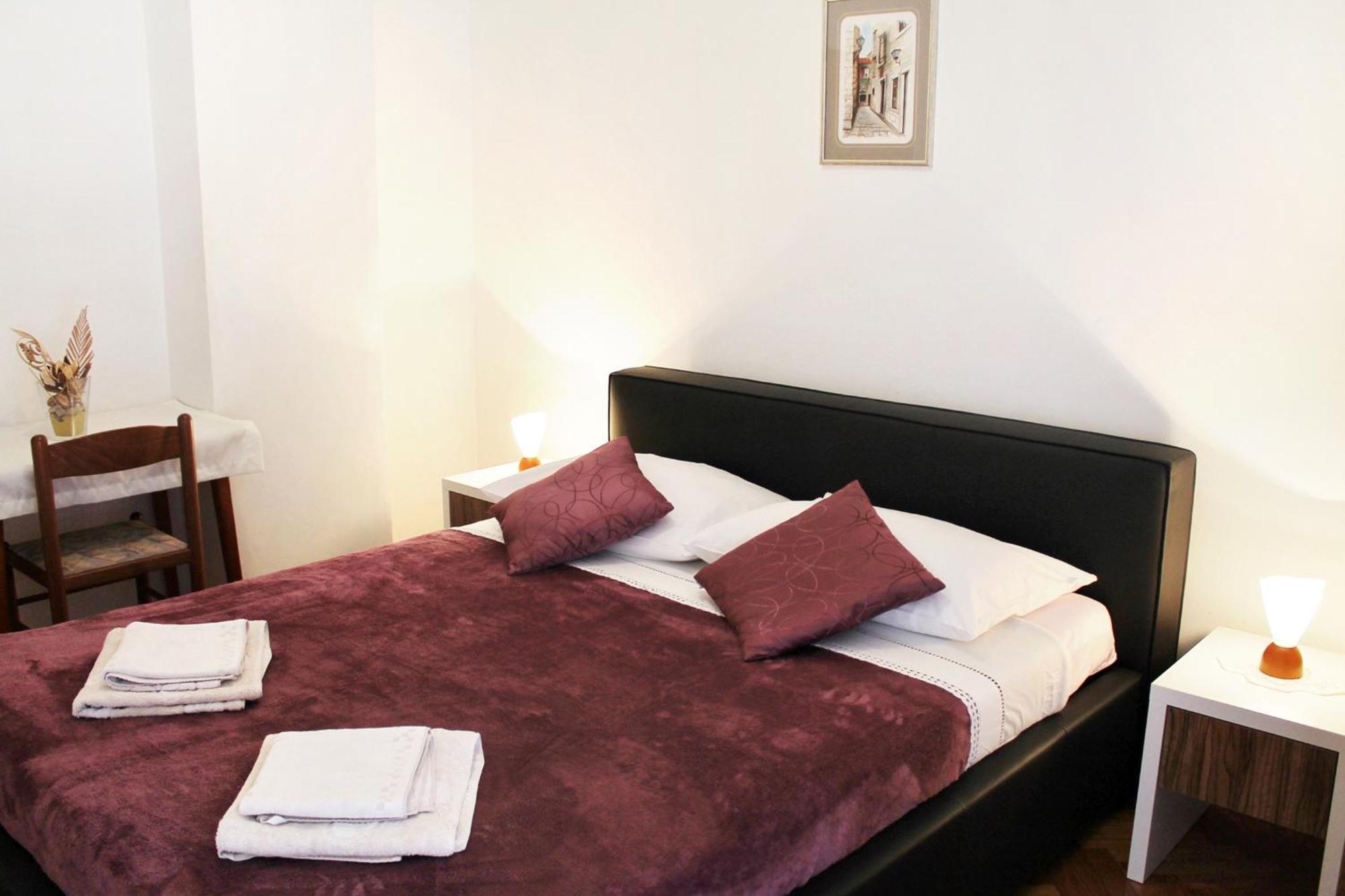 Apartments With A Parking Space Kastel Stafilic, Kastela - 5219 חדר תמונה